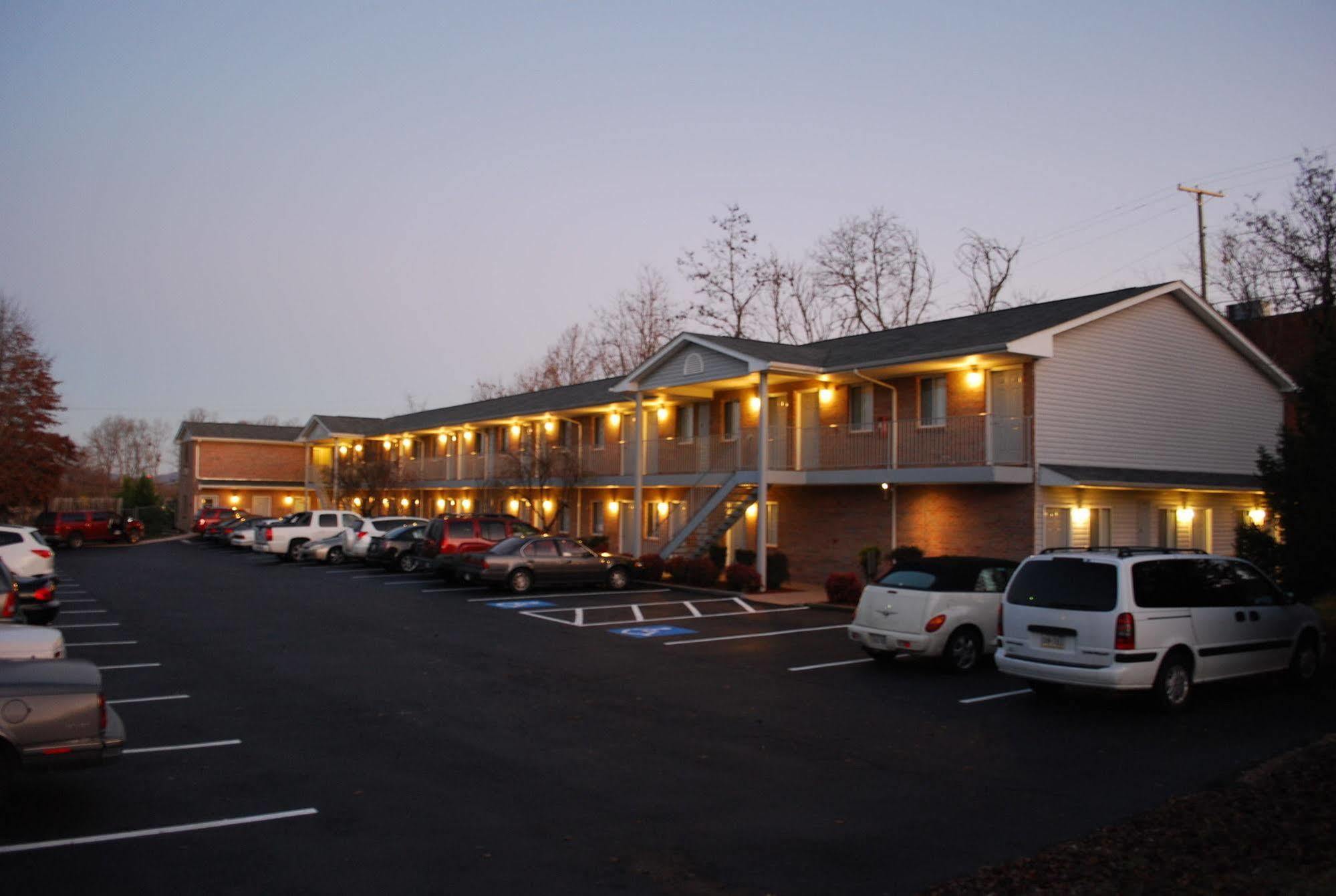 Affordable Corporate Suites Of Lynchburg Bagian luar foto